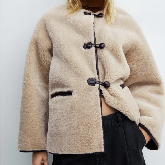 SOLD OUT VIRAL Mango Fur-effect coat with appliqués - Picture 2 of 6